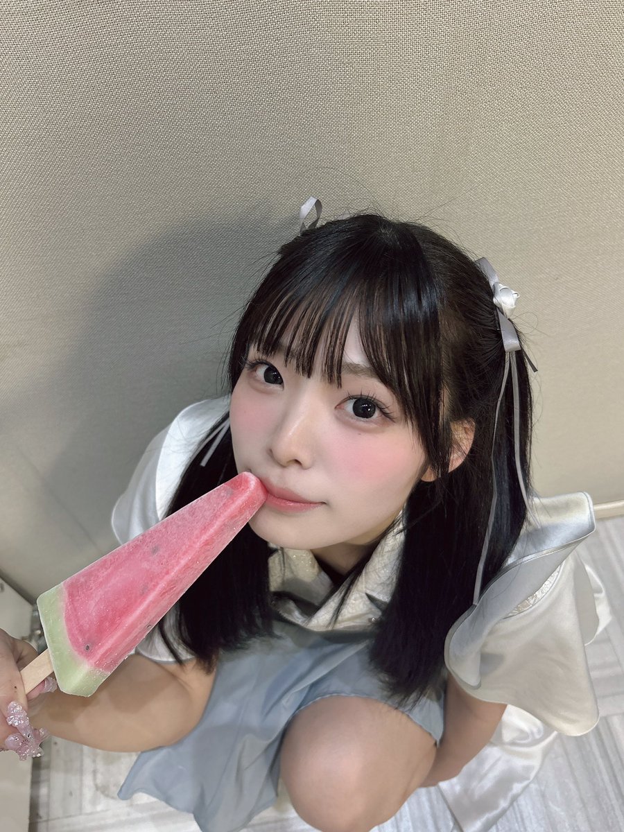 Kiko_KOURiN's tweet photo. おはよ♩♩夏なのでライブ後もアイス https://t.co/IwWos0eCzx