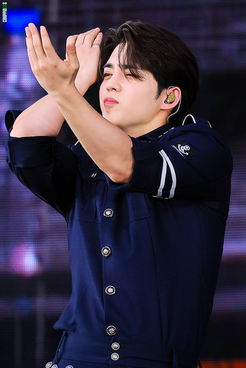 couppiness's tweet photo. 260621 Seventeen CaratLand 2026

#세븐틴 #seventeen
#에스쿱스 #scoups #エスクプス
#최승철 #승철 #seungcheol #choiseungcheol https://t.co/4RW2FnK8uC