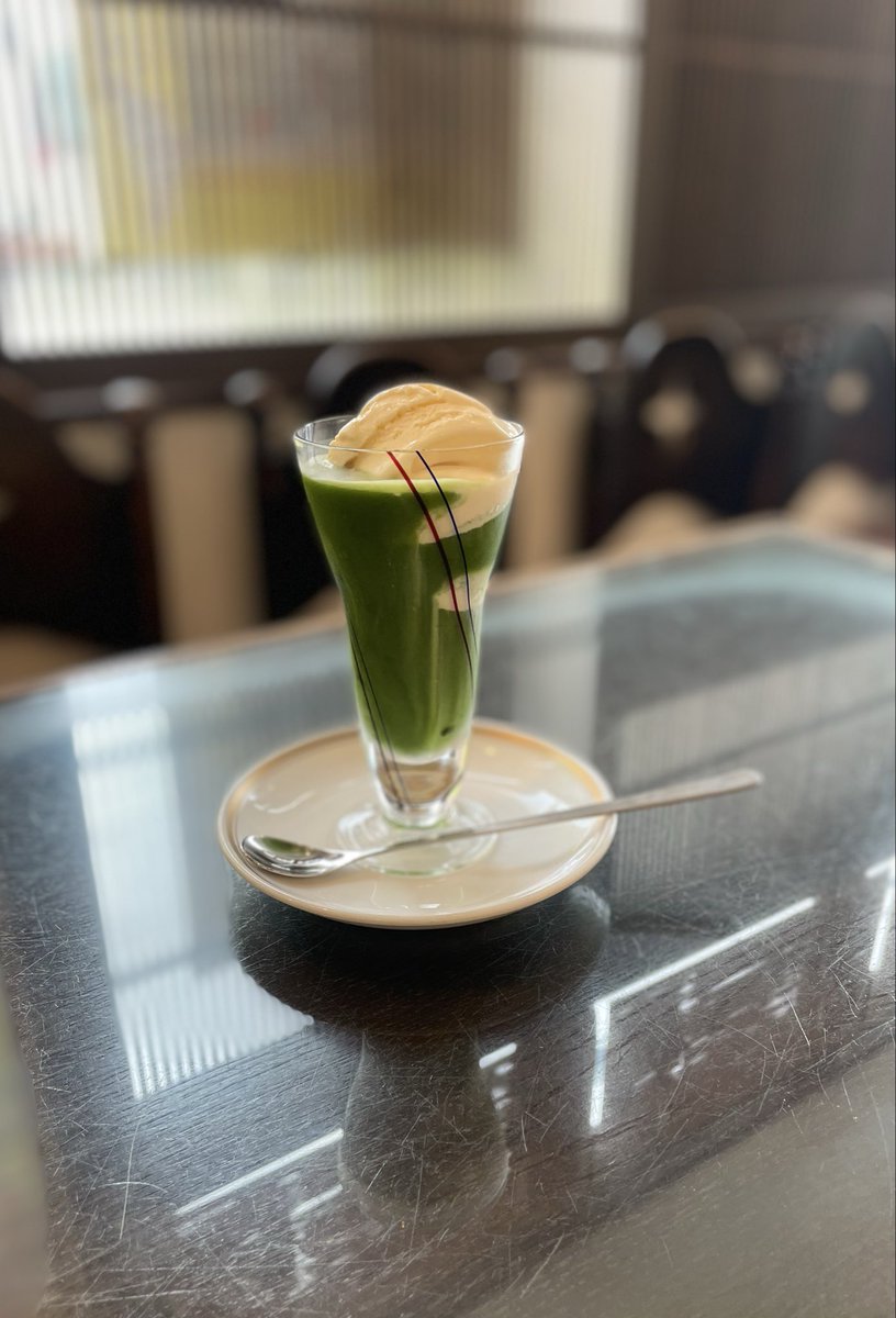 kottoukissa's tweet photo. 7月6日(月) 13:00〜17:00までopenです。
抹茶はその都度お茶碗で点てたものを使っています。#抹茶フロート #バニラアイス #骨董喫茶健康堂 https://t.co/hLxPOCvfsw