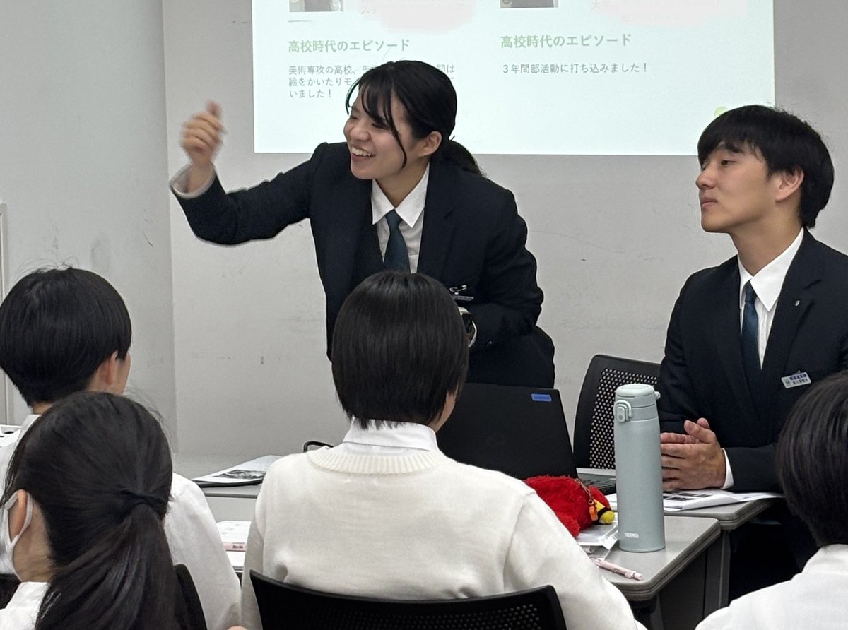 aiNET_group's tweet photo. 先日、高校生向け職業人インタビューに参加🌟

『大切な人の物語を一緒につないでいく』
弊社の葬儀のお仕事についてお話しさせていただきました。
生徒の皆さん！真摯に話を聞き積極的に質問をしてくださりありがとうございました😊
＃静岡市 #キャリア形成 #28卒 #地域貢献 #地元就職 #Uターン就職 https://t.co/OaDD1zrToS