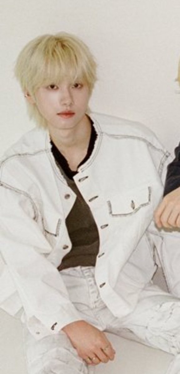 eunchanib's tweet photo. 에스플릿 은빈 하실 분 🫰🫰🫰 https://t.co/9Q3MmJnIcu