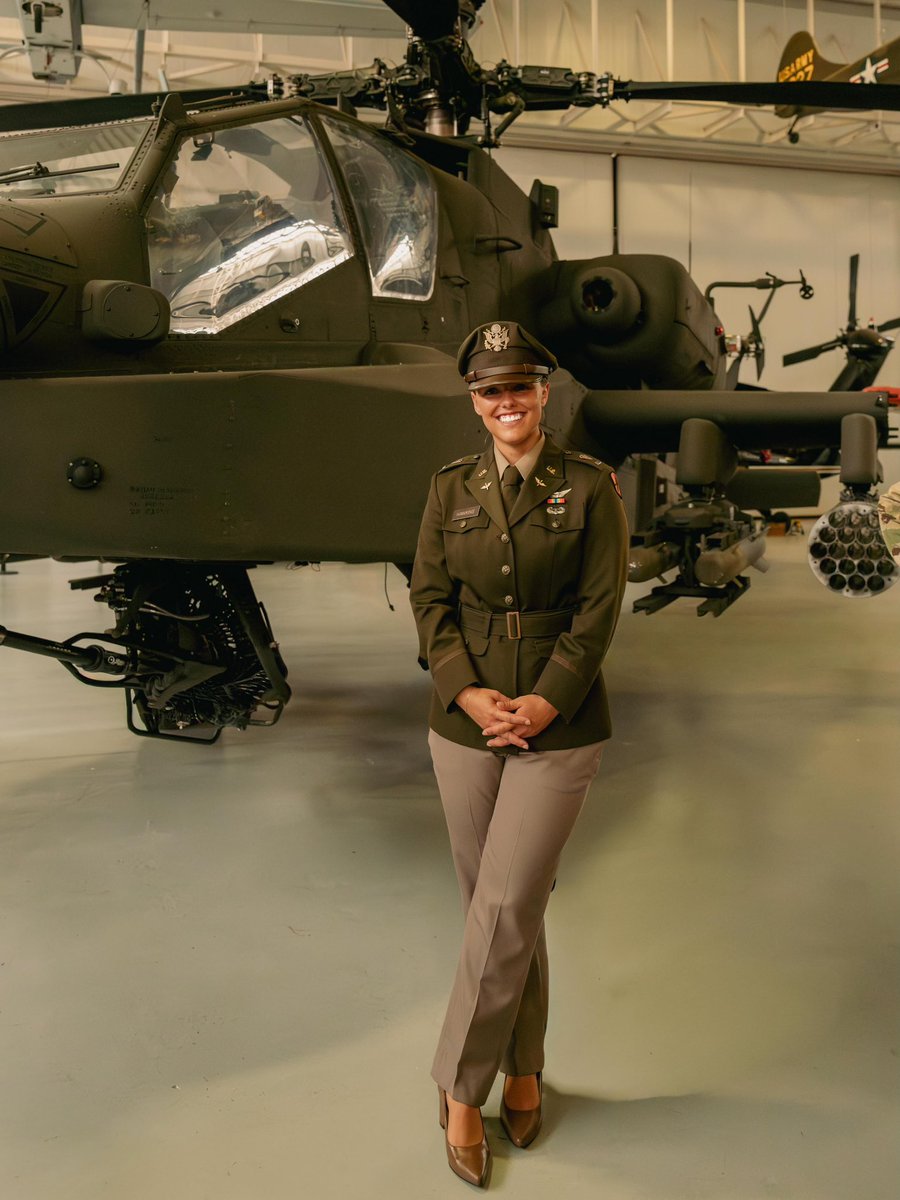 Martha__Hawkins's tweet photo. Coolest pilot Alive !!!♥️♥️ https://t.co/G1BhclADQh