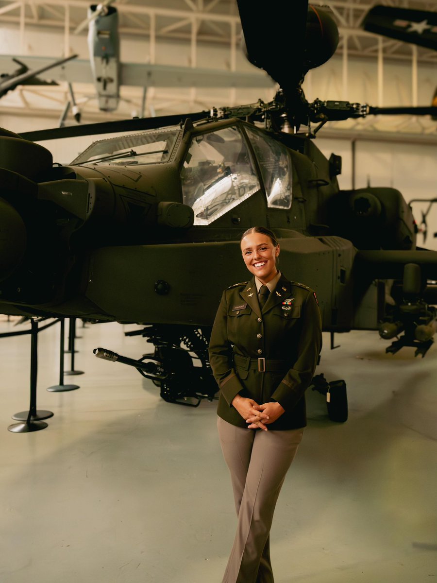 Martha__Hawkins's tweet photo. Coolest pilot Alive !!!♥️♥️ https://t.co/G1BhclADQh
