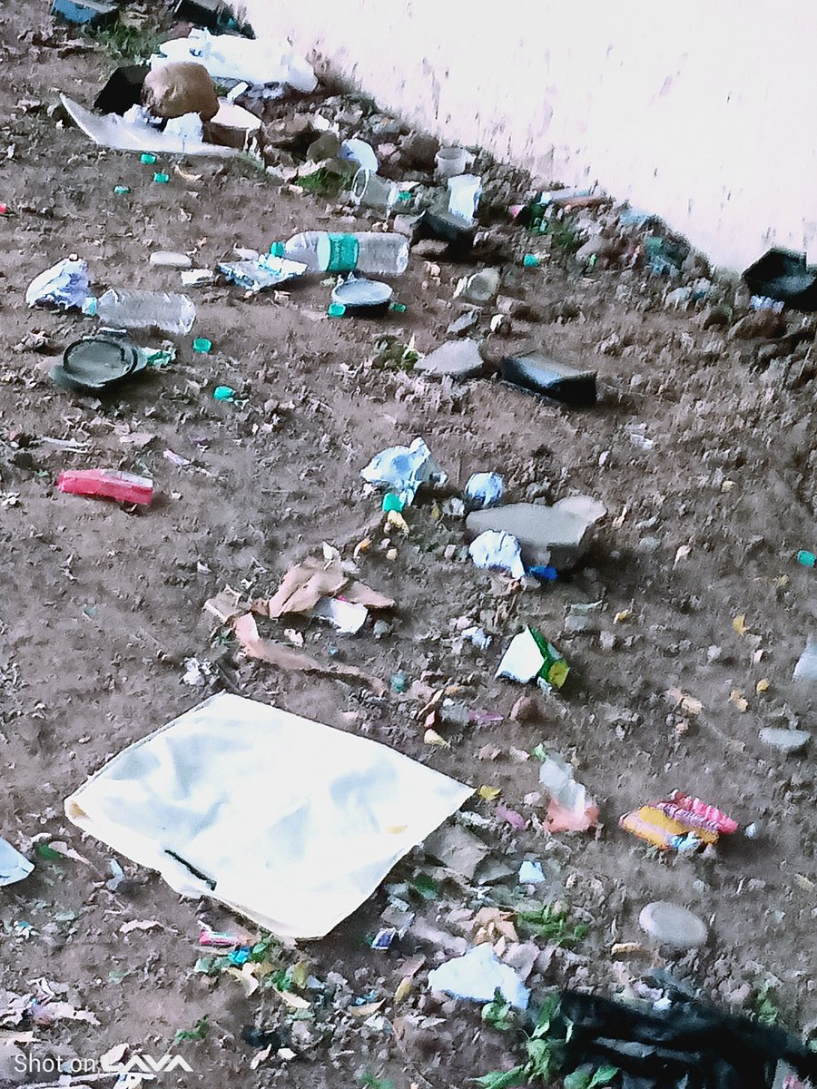 hyacoob2010's tweet photo. There are large accumulations of garbage throughout the Gopalapuram Chennai Corporation sports ground located in Ward 119, Zone 9; we request that this be cleared.@chennaicorp @CMOTamilnadu @JCDPrabhakar https://t.co/Qp1ucss3yh