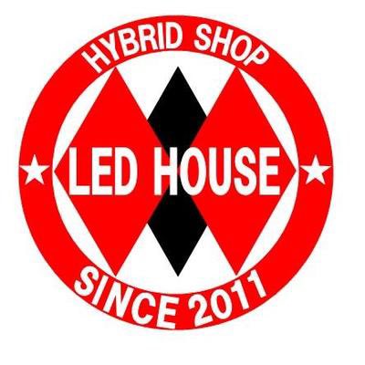 ledhouse2011's tweet photo. お日柄も良くビアガーデン日和です！本日から二日間、レッドハウス店前にてビアガーデン開催です！17:00頃より21:00頃までやります。
三嶋祭りのついででも避難所に使うでも兎に角お気軽にどうぞ！
レッドハウスも「ポケカ100円くじ」やります！ロケット団やブラックホワイトのパックが当たるかも！ https://t.co/YFYEI3GnGF