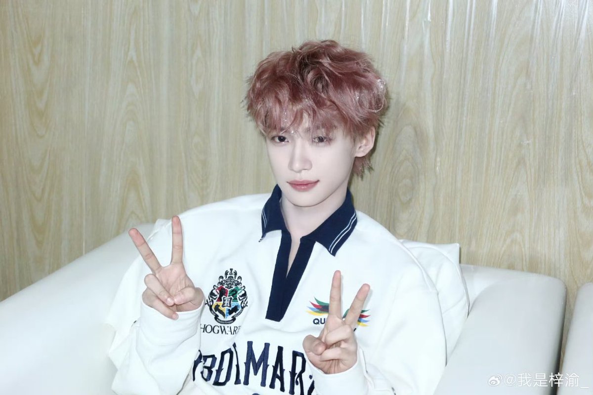 ziyuminii's tweet photo. happy birthday to my favourite little fish ziyu 🐟🫧🤍 i aspire to be as resilient, hardworking and positive as you. thank you for bringing me so much joy and happiness. wishing you nothing but success, i'll always be rooting for you ⭐️ https://t.co/PGsDhPCAWR