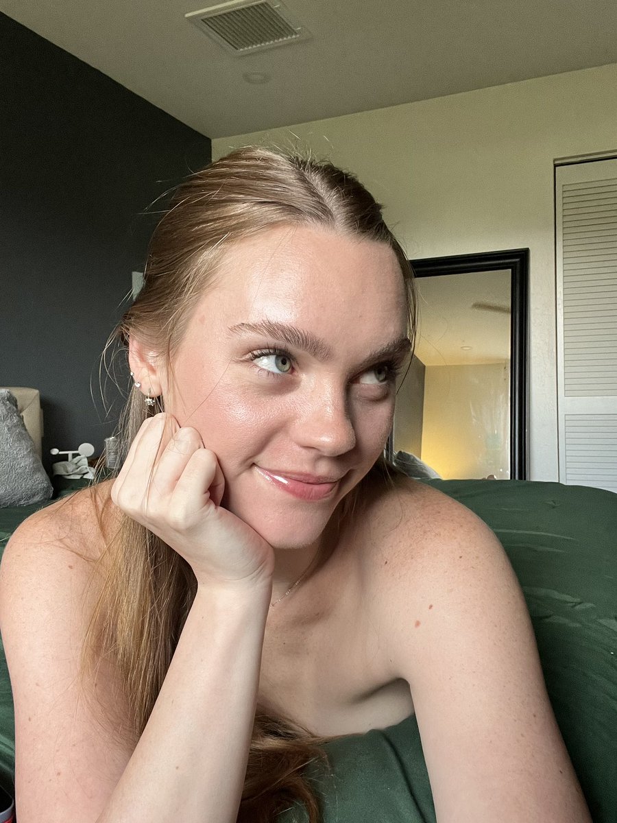 onlymargox's tweet photo. How could you not want to cum on a face like this?💦 https://t.co/XBxMLoxqd0