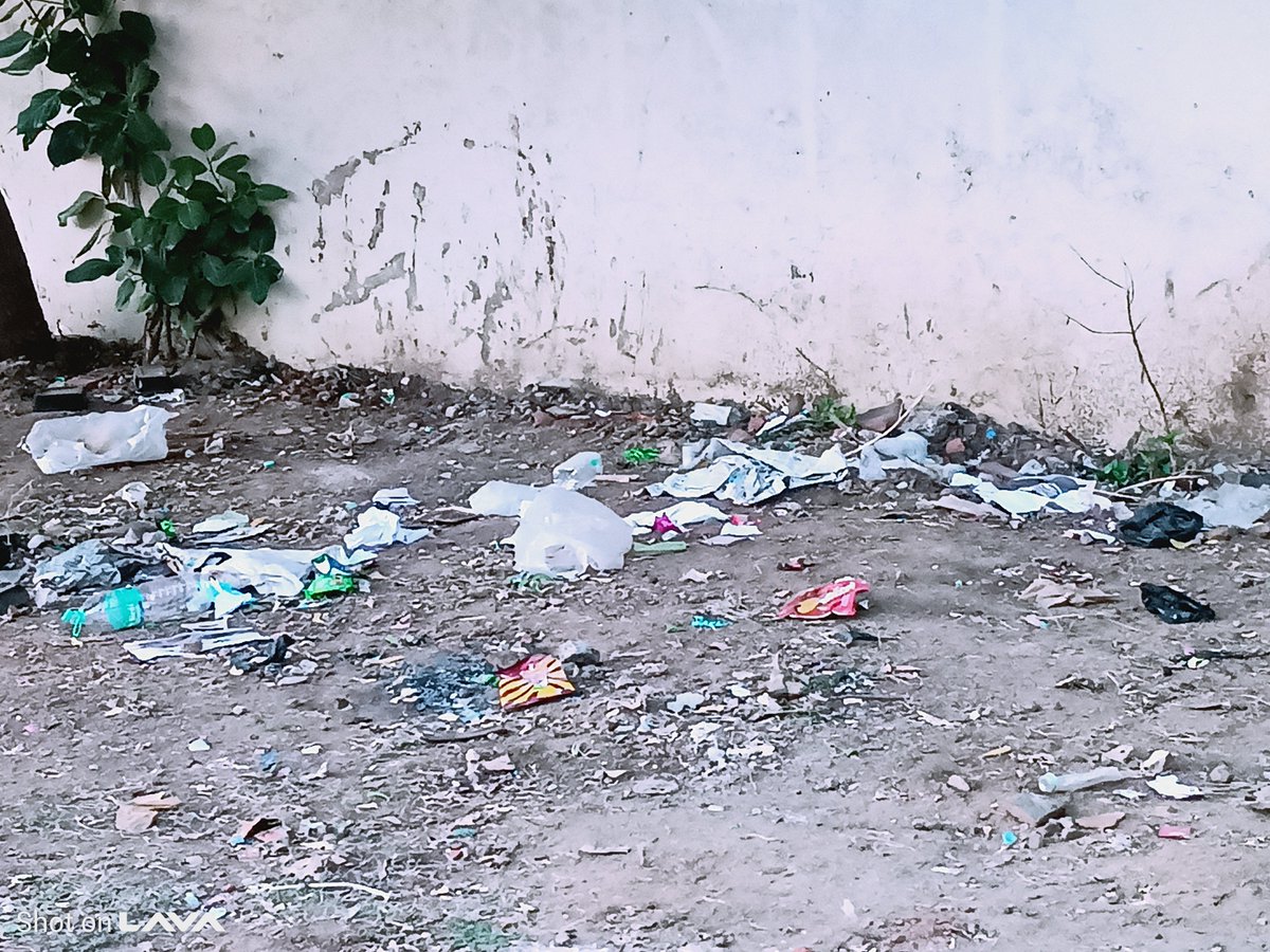 hyacoob2010's tweet photo. There are large accumulations of garbage throughout the Gopalapuram Chennai Corporation sports ground located in Ward 119, Zone 9; we request that this be cleared.@chennaicorp @CMOTamilnadu @JCDPrabhakar https://t.co/Qp1ucss3yh
