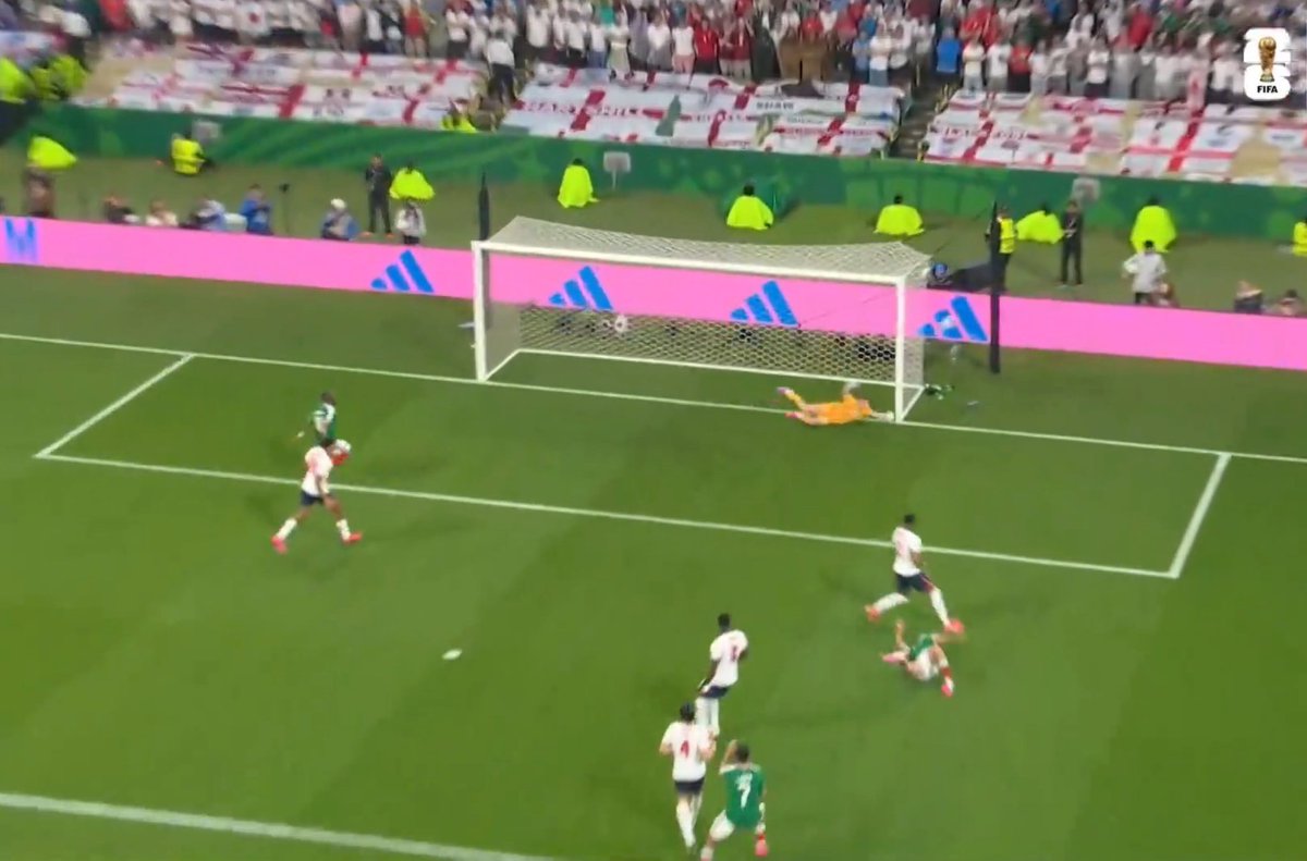 ultimate_kombo's tweet photo. When it comes to shot stopping there are not up to 5 Goalkeeper currently better than Pickford https://t.co/iftXw77agU