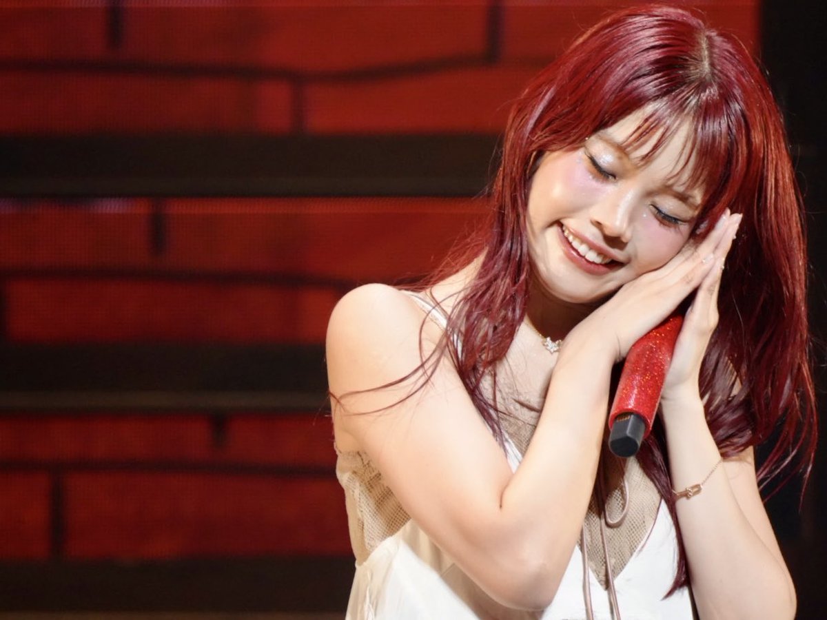 QvaQk's tweet photo. アイナちゃん可愛���ぎて🤦‍♀️ https://t.co/O3dFyiHO9n