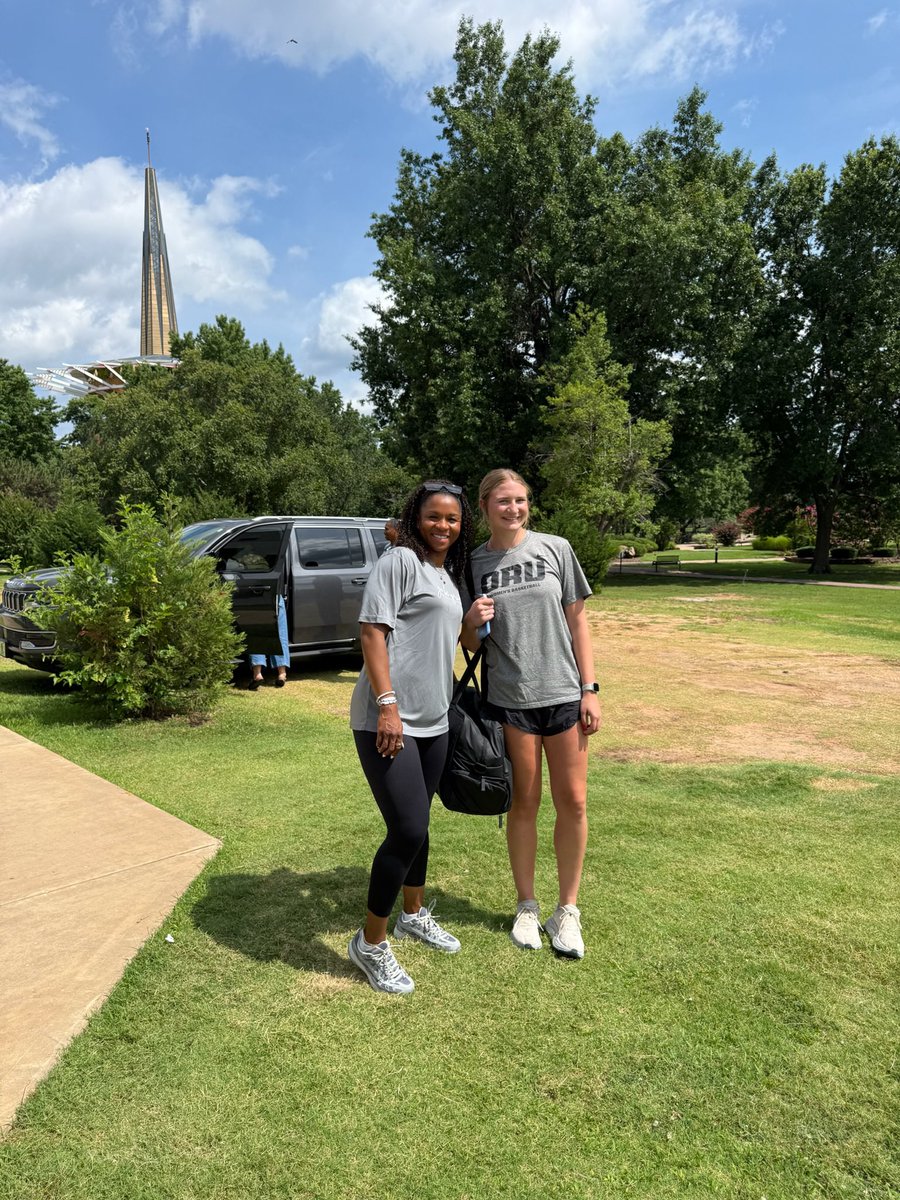 ORUWBB's tweet photo. All moved in 🏠 

#EagUp | #GoldenStandard https://t.co/emQWSmx91Q