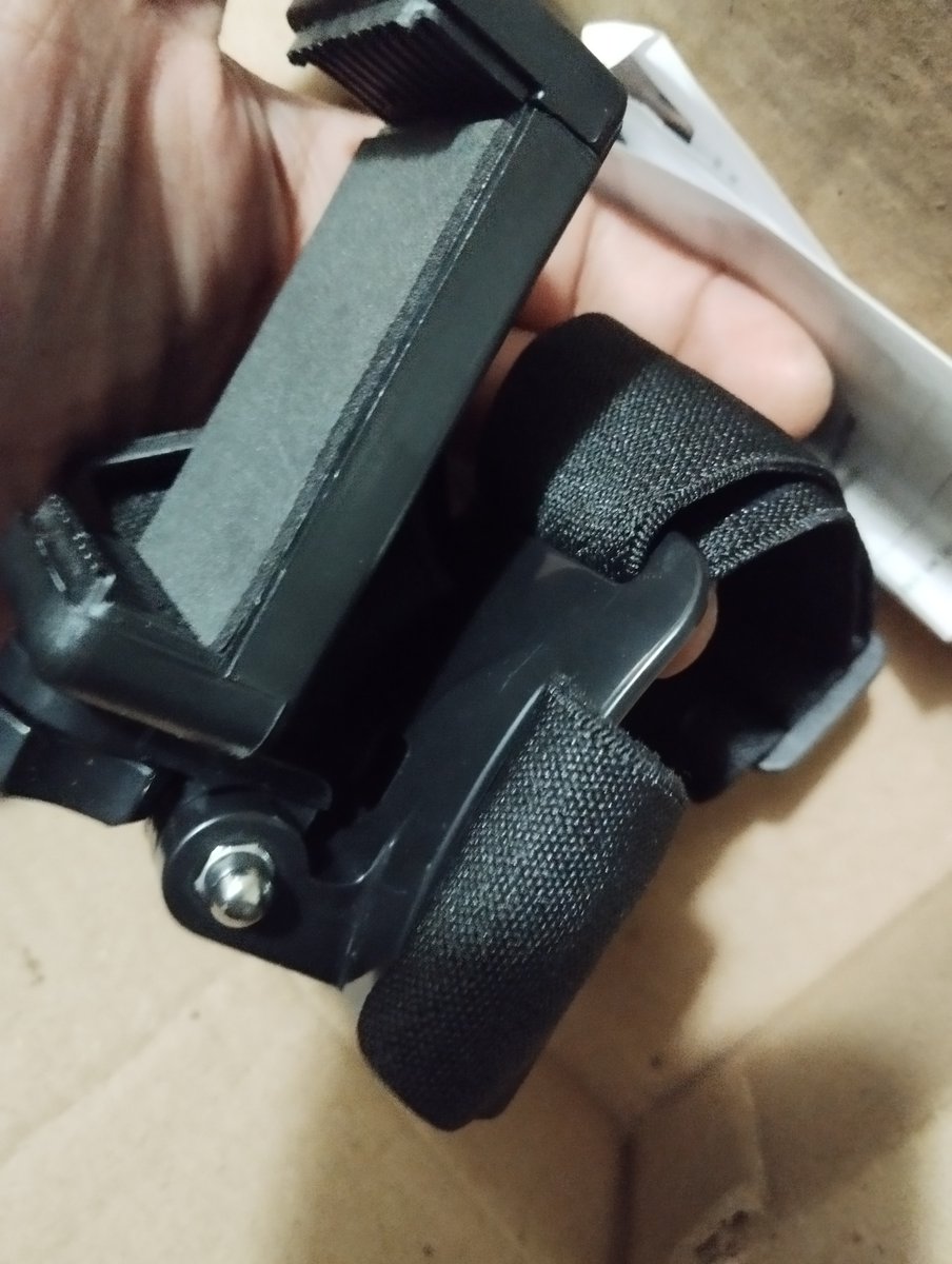 NinjaAirdrops's tweet photo. @thevalentinoasu Here the free strap head holder they send me. I believe they are reliable, let's see 🤞 https://t.co/s0MEj0t9LD