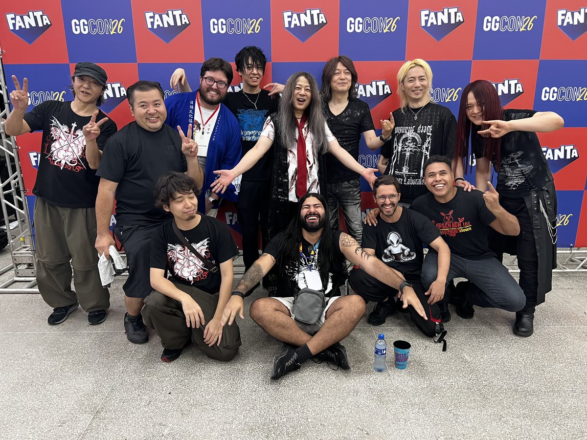 GALNERYUSOFFIC2's tweet photo. GALNERYUS in Brasil Day2

GGConでのライブ‼️が無事に終了致しました❗️とてつもないドッカンドッカンな大歓声に包まれて、メンバーもテンション上がり切った状態でライブが出来ました。最高なライブでした！見てくれた皆さま、スタッフの皆さま本当にありがとうございましたスタッフとのショットも‼️ https://t.co/A7d5BgCsRc