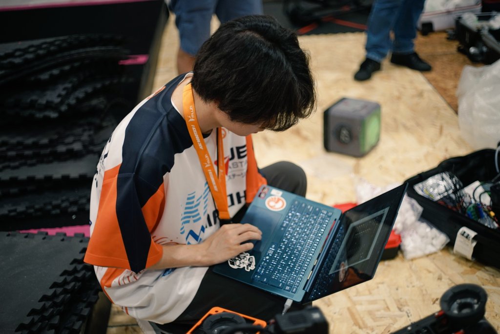 Phoenix_Robots's tweet photo. 【結果報告!!!】
今回のARC Championshipのエンジニアチャレンジ部門にて見事世界"1位"に輝きました❗
他チームや運営陣、スポンサー様など様々な方のご支援・ご声援・ご協力のおかげでこのような結果を残せました。
みなさま本当にありがとうございました!
Thank you so much!!
#ARCC #長岡 https://t.co/axSQTA7u4C