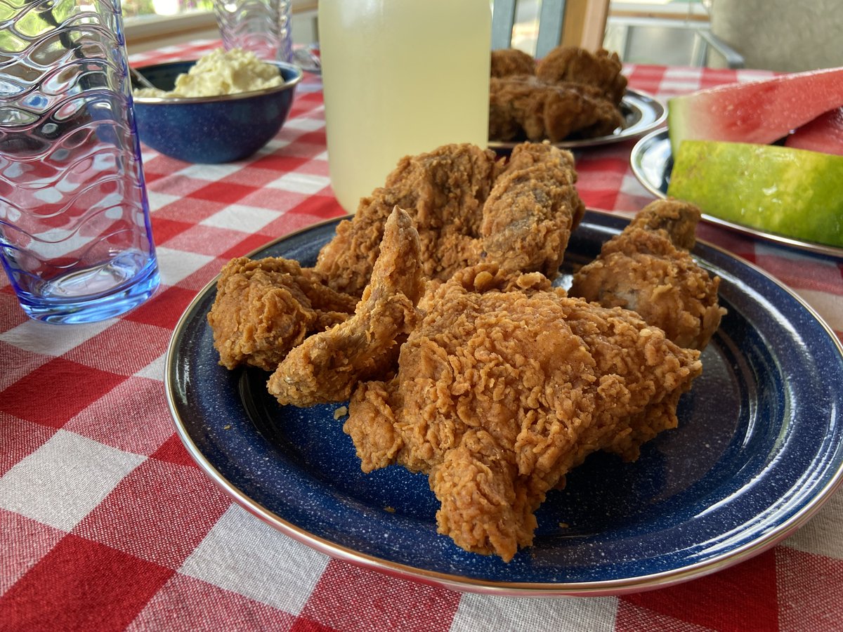 MurraysChicken's tweet photo. 🍗 Crispy. Juicy. Unforgettable.

That's what National Fried Chicken Day is all about.

Celebrate with the quality and flavor you can count on from Murray's Chicken.

Happy National Fried Chicken Day! ❤️

#NationalFriedChickenDay #MurraysChicken https://t.co/iFPZuXJd16