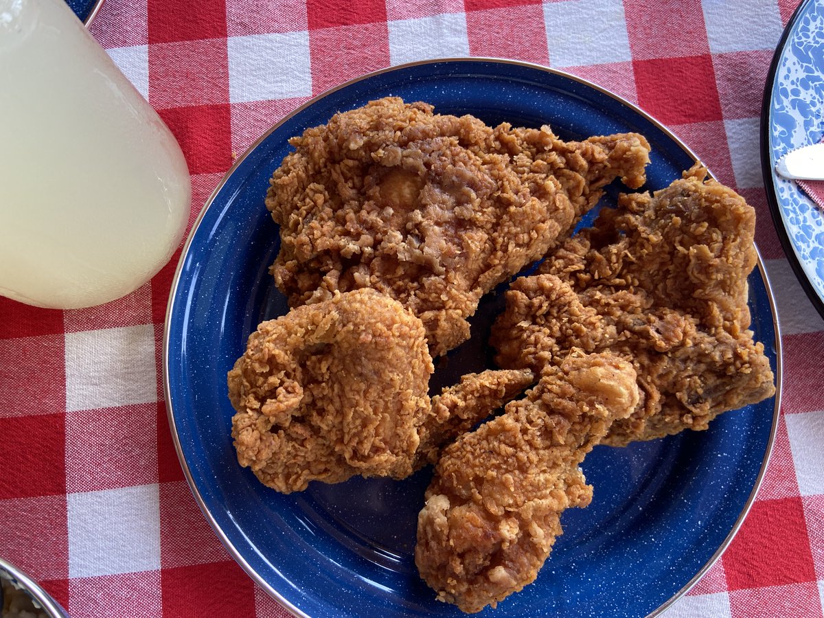 MurraysChicken's tweet photo. 🍗 Crispy. Juicy. Unforgettable.

That's what National Fried Chicken Day is all about.

Celebrate with the quality and flavor you can count on from Murray's Chicken.

Happy National Fried Chicken Day! ❤️

#NationalFriedChickenDay #MurraysChicken https://t.co/iFPZuXJd16