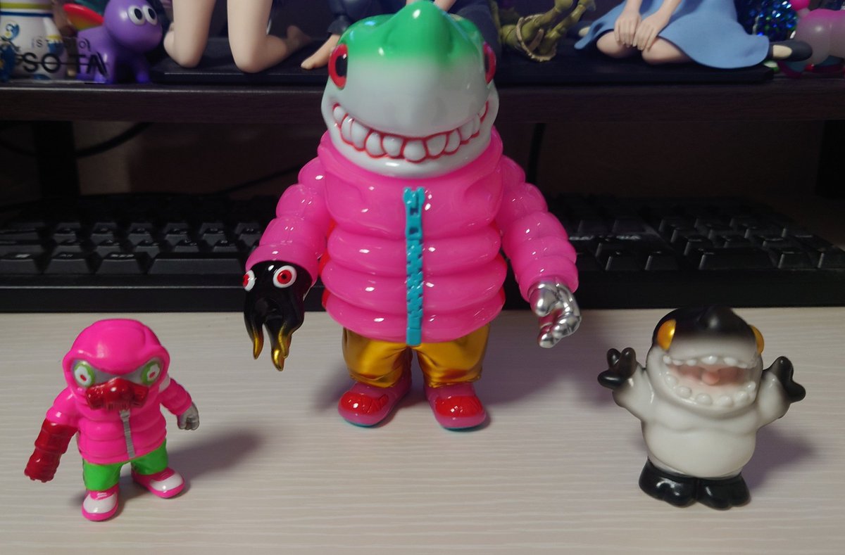 stale_gs's tweet photo. 夏といえばサメ！
墓場の画廊さんHyper GYAROMI Fes‼︎ After PartyのG SHARKが届きました♪
当選ほんとうれしいです😭
ツヤツヤピンクのダウンにシャークヘッド、めちゃくちゃかわいい😚
宝物がまたひとつ増えました✨

#墓場の画廊
#gyaromi
#momocostudio https://t.co/92NCrLWSVz