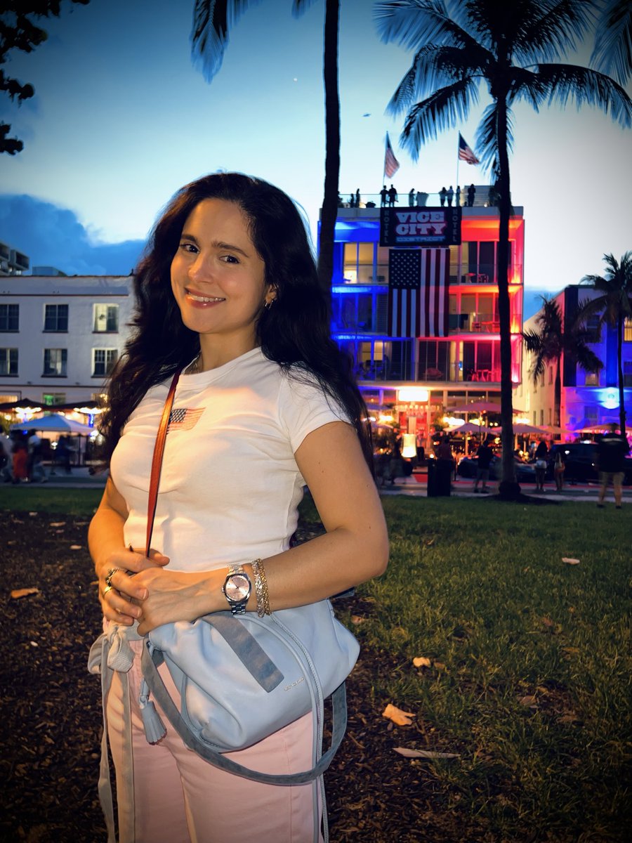 Yadeeart's tweet photo. Happy Bday ‘Murica, you flew me in 1994 with my family as political refugees and gave me a new life path. Thank you. I have seen Miami go from small city to well…megastar it is now. I can’t wait to experience your 300 #250 #july4th https://t.co/XpTICtGYrc