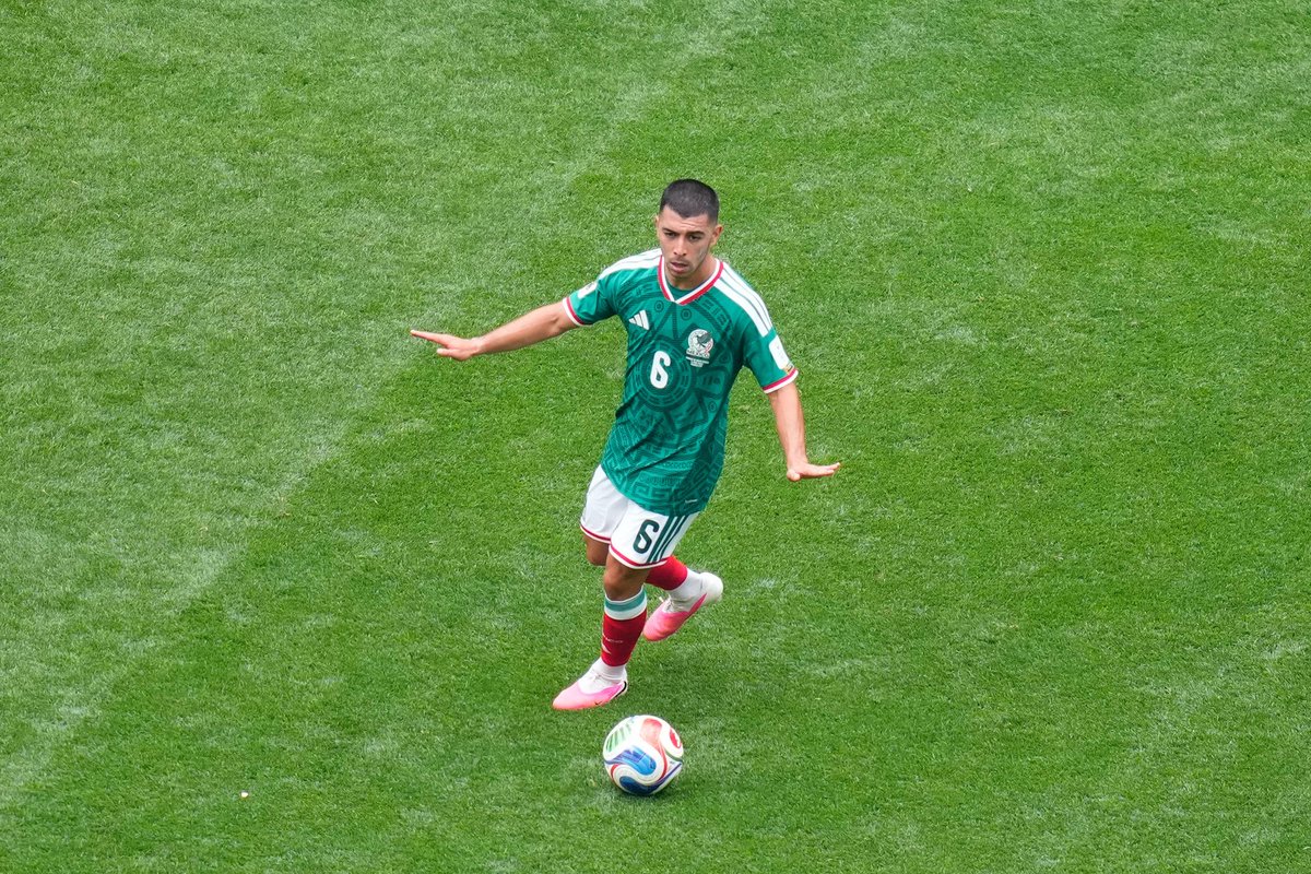Jovenesfutmx's tweet photo. 🇲🇽🛡️🏆Lo que te esta jugando Erik Lira contra Inglaterra 

Último partido en México, el siguiente es en Europa. https://t.co/3wW4SgDwAl