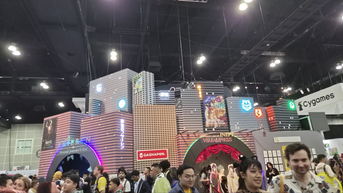 zZimbra's tweet photo. Back from AX! It was super fun as always and a great way to cap off an otherwise stressful last month 😅

I know it's been a while since I've been regularly active, but I'm hoping to finally get some breathing space this month and return to streaming and stuff. Here's hoping! https://t.co/aE6yl17E58