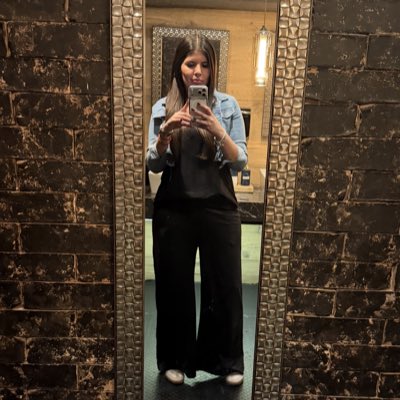 DANIELADVY's tweet photo. #NuevaFotoDePerfil https://t.co/fIhkXGboSl