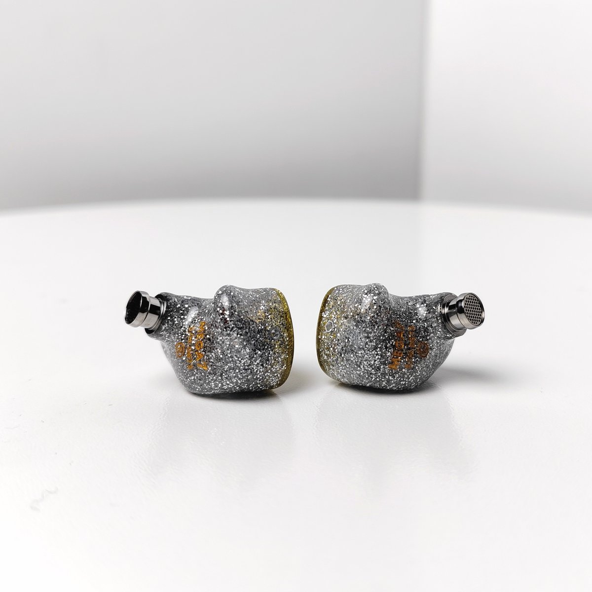 febosIEM's tweet photo. The "Gold Silk Nest" highlights from the "Silver Sparkles"
#mega7 #customdesign https://t.co/nD1zCDtk7K