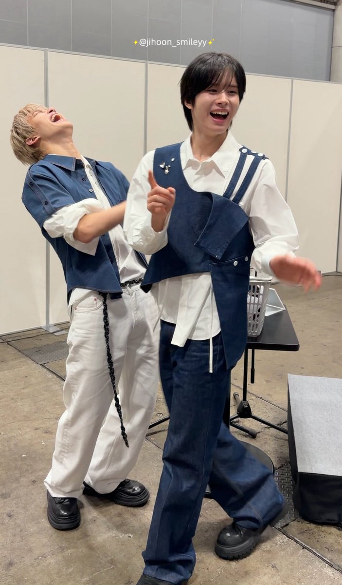 jihoon_smileyy's tweet photo. 20260705  幕張　NO TRAGEDY
6部　全員グリーティング

にこにこ( ◜ᴗ◝ )

#TWS #투어스 #ミニフニ #미니후니 https://t.co/u6X9yCwMSz