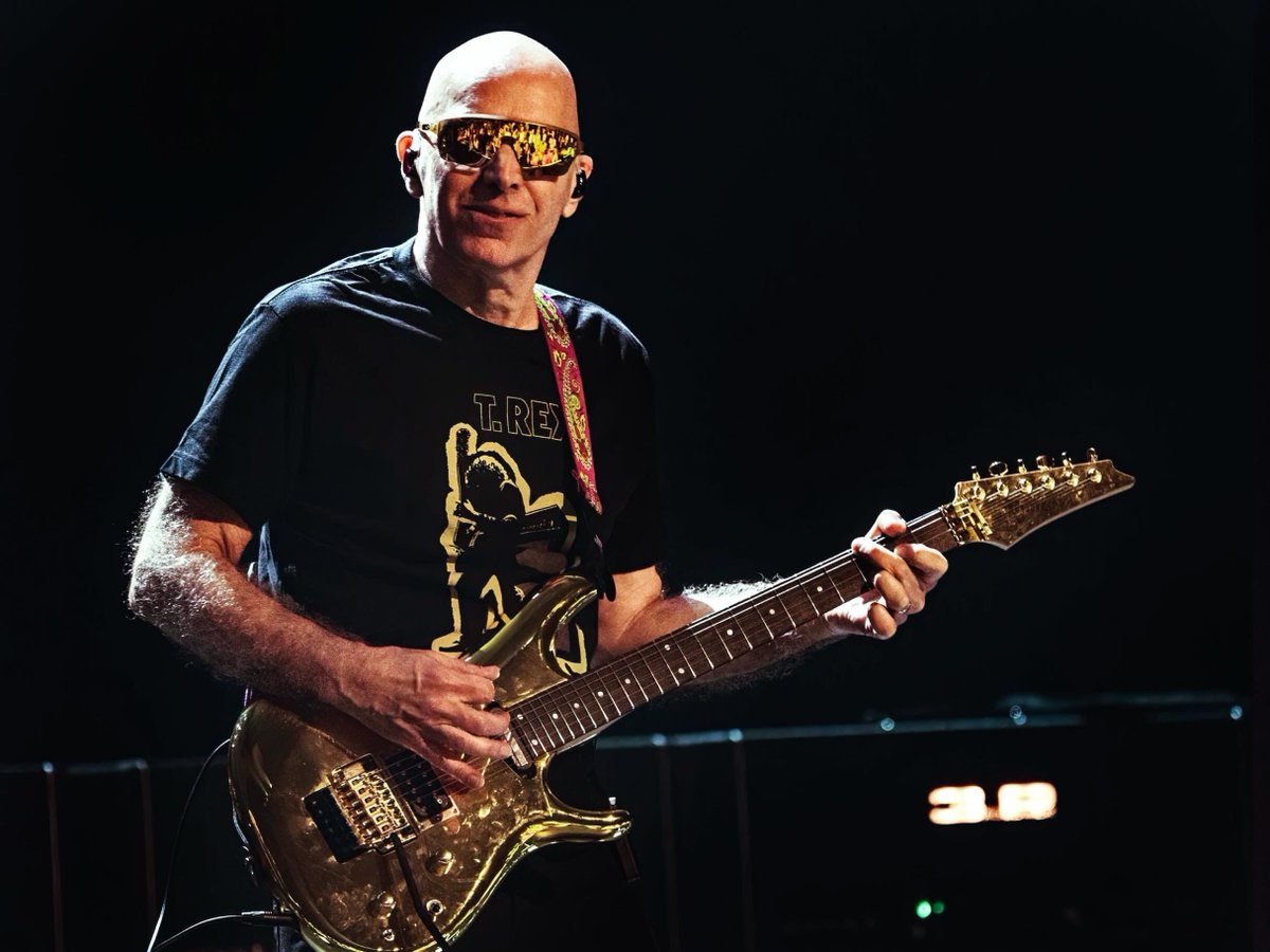chickenfootjoe's tweet photo. Cheers to our fans who make every BOAWB show a total party! ๐ค
The #BOAW Tour heads to the United Kingdom this week, with shows in Wolverhampton, Manchester, and London coming up next. ๐ฌ๐ง
Tickets are available using the link in bio. ๐๏ธ @sammyhagar @AronoffOFFICIAL @spidercherry #MichaelAnthony
๐ท: Tom Prather | David LaMason | Lou Brutus