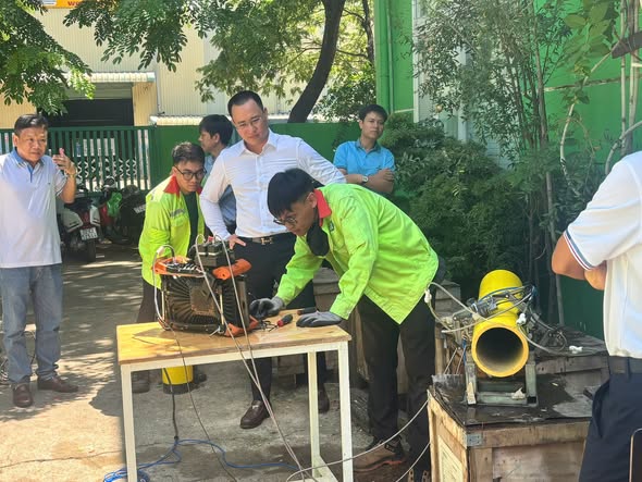 NdtQis's tweet photo. QIS IS HONORED TO WELCOME A DELEGATION FROM A PETROCHEMICAL PLANT IN CENTRAL VIETNAM
----------------------------------------
#QISGlobal #OilGas https://t.co/ocmZgquIcS