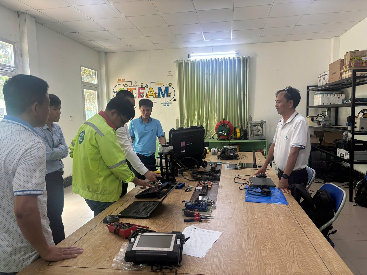 NdtQis's tweet photo. QIS IS HONORED TO WELCOME A DELEGATION FROM A PETROCHEMICAL PLANT IN CENTRAL VIETNAM
----------------------------------------
#QISGlobal #OilGas https://t.co/ocmZgquIcS