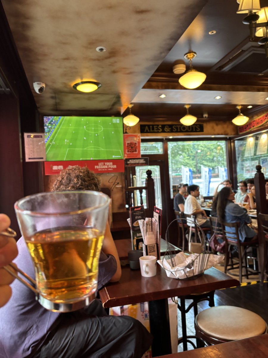 KOP0530YNWA's tweet photo. イングランドに☕️ https://t.co/JKXeyyt89b