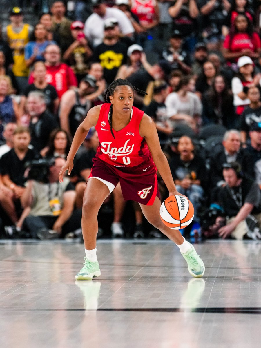 IndianaFever's tweet photo. 27-point game from All-Star starter Kelsey Mitchell against Las Vegas 🌟 https://t.co/VDXhg6JvmF