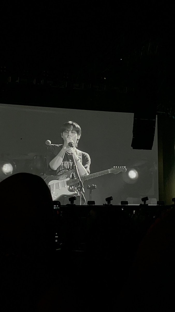 4arsheeep's tweet photo. jujur semalem magical banget. seruuuuu banget, gue sampe stress sendiri kok cuma sebentar soalnya mereka nonstop, bahkan ga ada ment yang lama gitu 😭 tapi aku love!!! 🫶🏻 https://t.co/v9ydZTAXo6