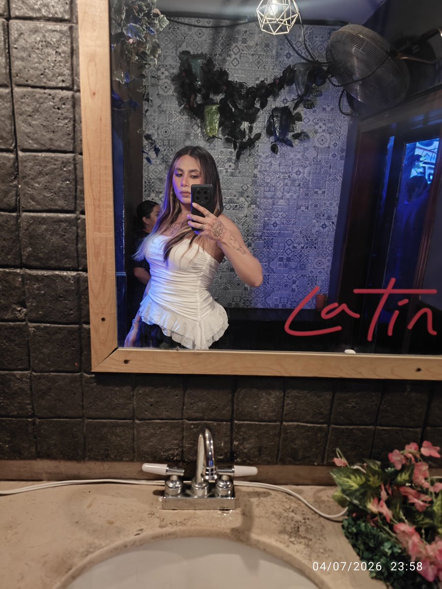 VictoriaEnvyy's tweet photo. 🎂 https://t.co/mDxhZNKMVv