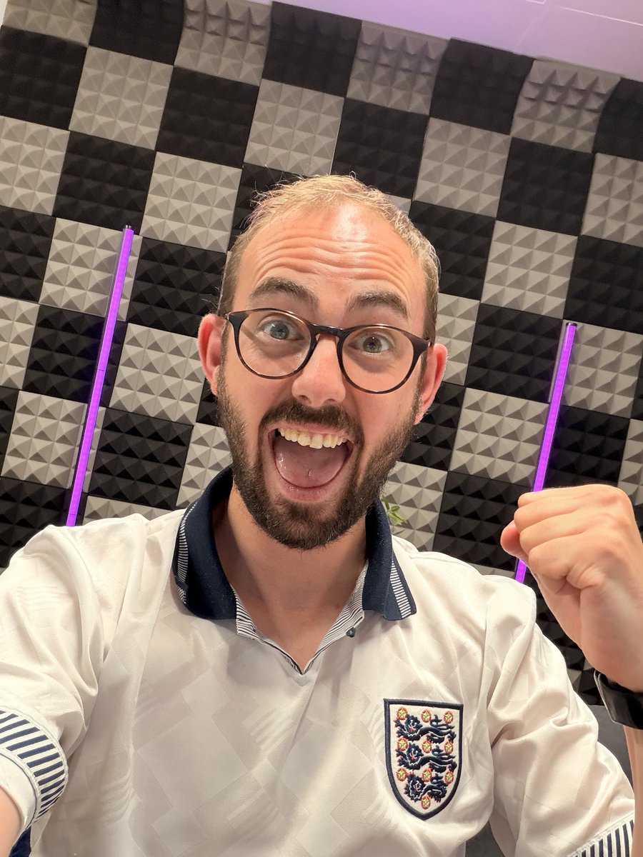 CalHalbert's tweet photo. LETS GOOOOOOOO!!! #MEXENG https://t.co/PEpK2RPuqL