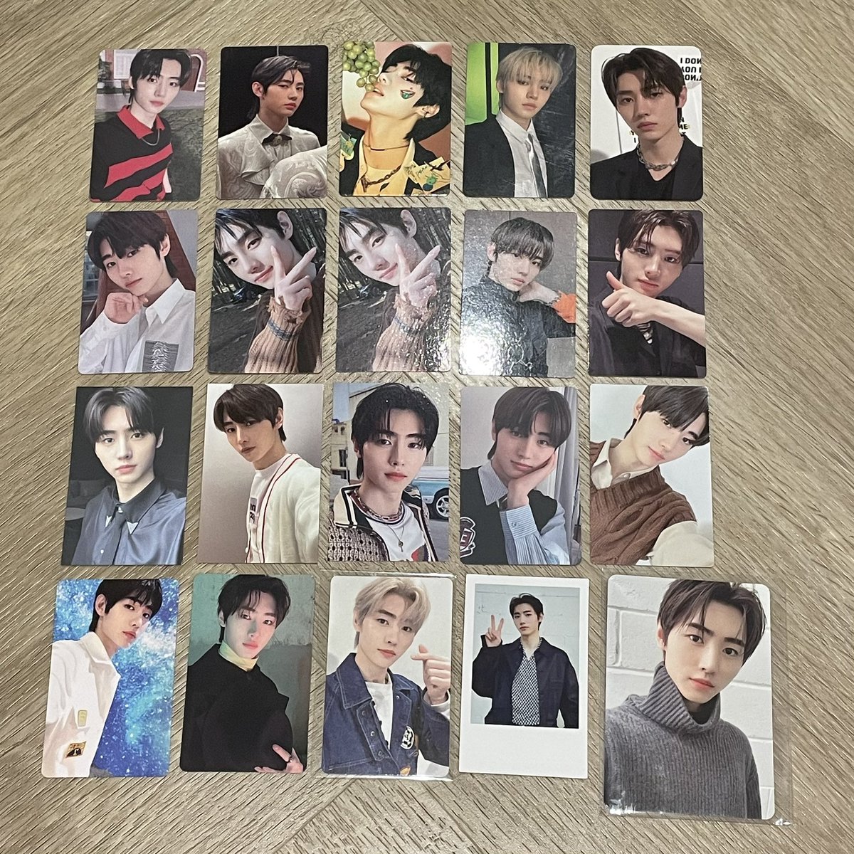 jjshopsale's tweet photo. กองเหมา ซองฮุน 40 ใบ 6,500 รวมส่ง ems ค่ะ

#ตลาดนัดenhypen #ตลาดนัดเอนจีน https://t.co/o2iOkxOHgD