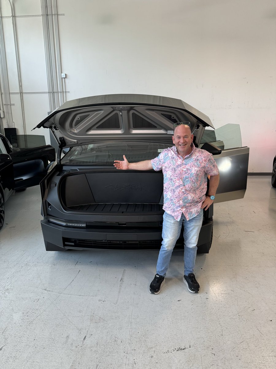 thejkfarr's tweet photo. I can honestly say this has been the most entertaining and easiest to drive car I have ever owned.  Love me some auto drive! https://t.co/u4Bu8vdRwN