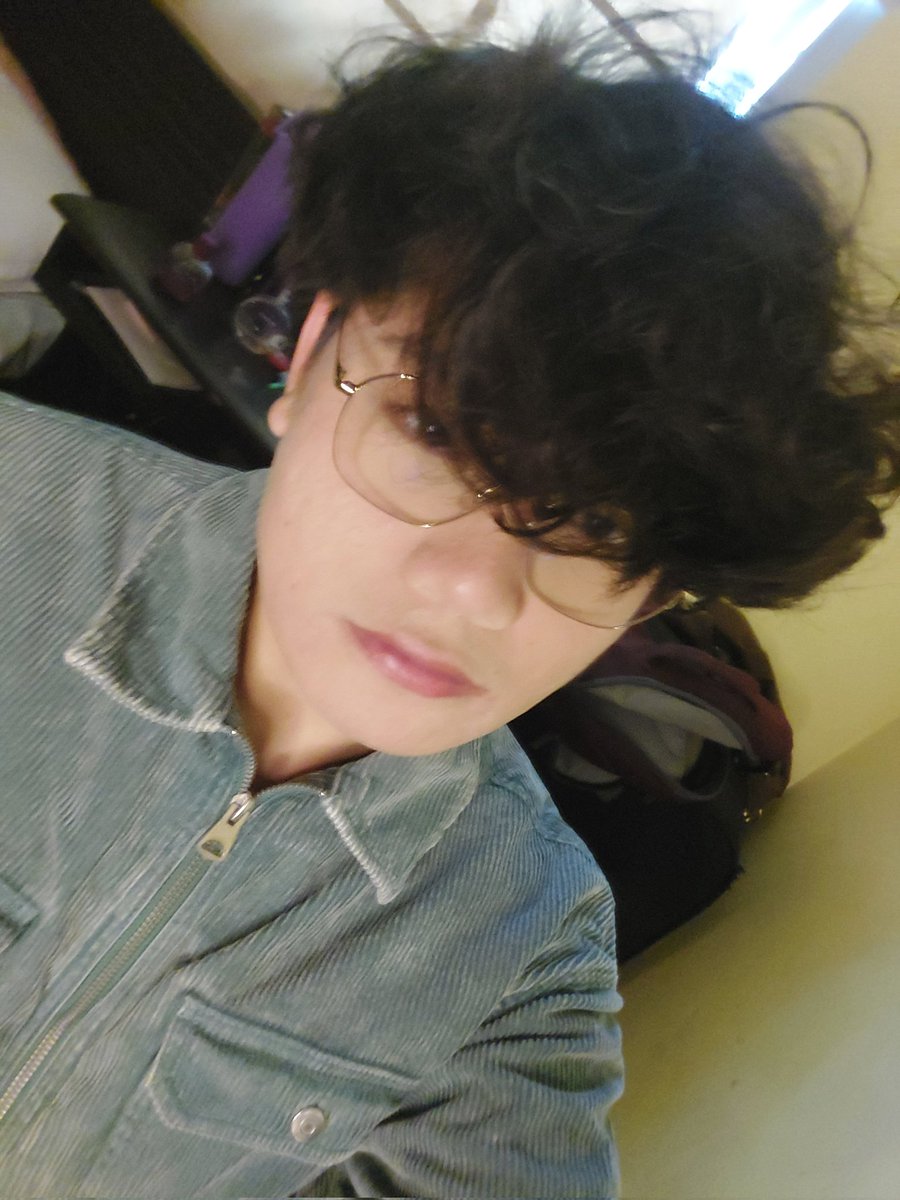 isucc_roe's tweet photo. going out for hot pot 😈 https://t.co/RO86n7tHqX
