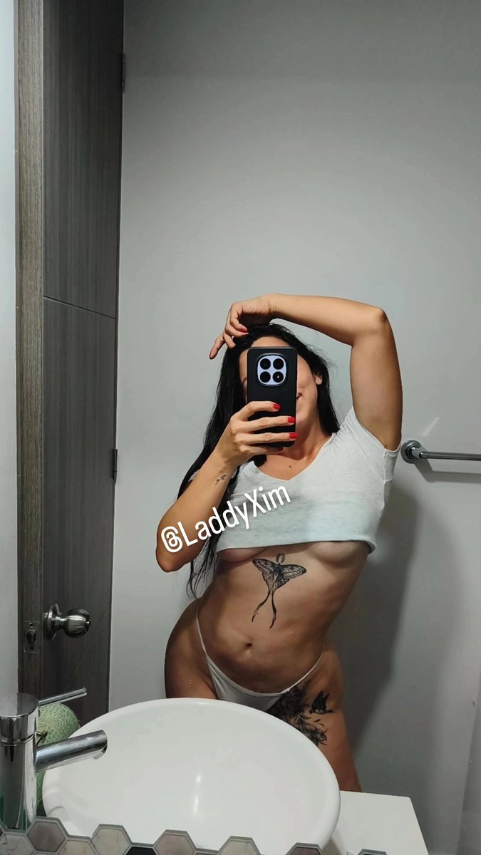 LaddyXim's tweet photo. Que hacen hoy domingo?
Por acá aún andamos lodo mundial 
#tuhotwifefavorita 
LaFisio https://t.co/Vk08bhgiY5