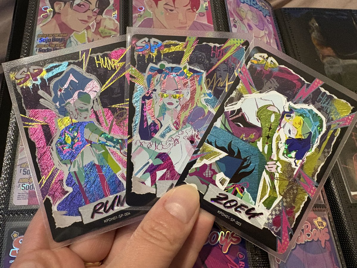 FishboneCatfish's tweet photo. Those kpdh cards look so good! 

#kpopdemonhunters #kpdh https://t.co/w38f8kn7jl
