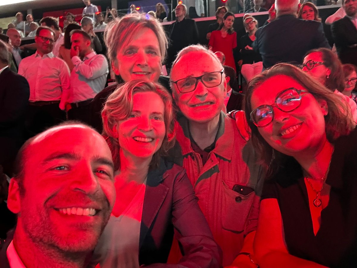 DgCourtois's tweet photo. Excellent discours @EPhilippe_LH a l’Arena : une vision des annonces et des premières mesures pour l’avenir de la  France.
La campagne présidentielle @Avec_Edouard est lancée 
Heureux d’y avoir été @JulieBoillot @FBerthout @lisaberdah @HorizonsParis @gdelasteyrie @nk_m https://t.co/PCxHgkegHT