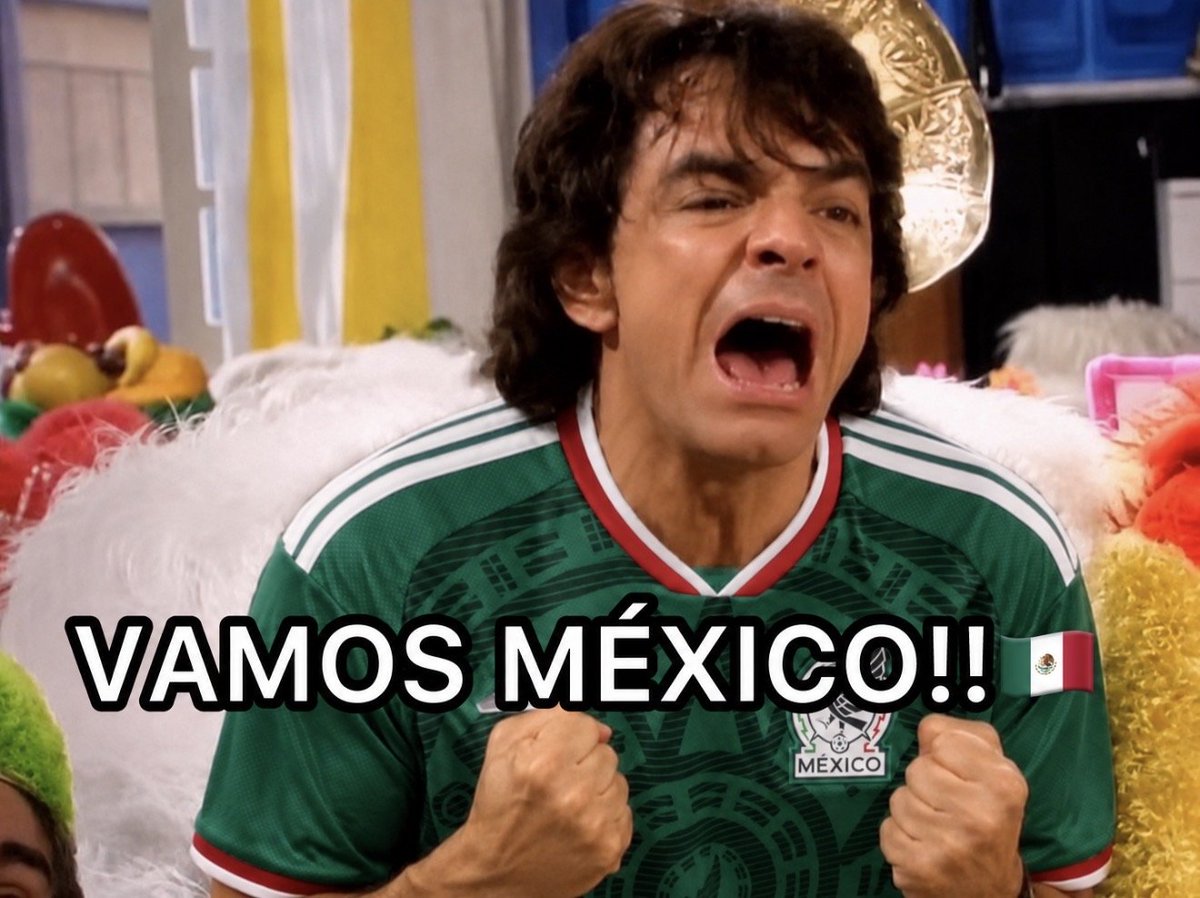 MochiButter7's tweet photo. UN MEXICANO JAMAS SE RINDE, NO IMPORTA CUANTO SE CAIGA SIEMPRE SE LEVANTA CON MAS HUEVOS.... VAMOS MÉXICO!!!!!! https://t.co/IxJAk5dZzs