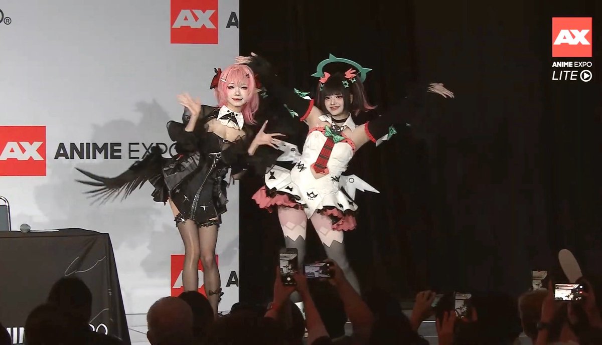 kanalyss's tweet photo. Two kinds of angels at the Anime Expo Zenless Zone Zero VA panel!
π Nangong Yu - me
π Remielle - @xier33
#zenlesszonezeroAX #zzzero #animeexpo https://t.co/EGwgar5Xtx