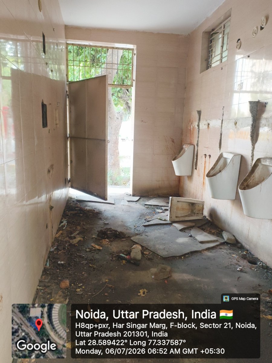 mineabhii's tweet photo. @dmgbnagar @CeoNoida @noida_authority @CPCB_OFFICIAL Reminder: It's been more than 10 days since I reported the unhygienic public toilet and continuous water leakage near Noida Stadium Gate No. 2, Sector 21, but no action has been taken. This is a clear case of negligence. @noida_authority @dmgbnagar @CPCB_OFFICIAL https://t.co/ynVObkIFF9