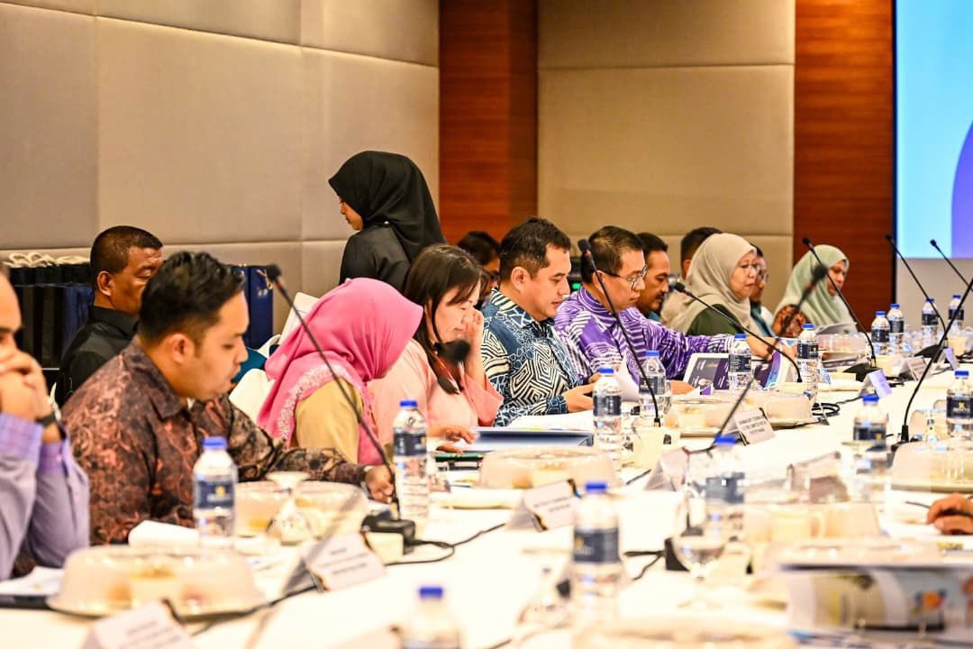 MDVinMalaysia's tweet photo. High Commissioner H.E. Dr. @Mariyam_Shab attended a briefing on the Pahang State's development initiatives and tourism sector by the State Government of Pahang and Pahang Tourism during the Arab and Muslim Ambassadors visit to the State of Pahang. https://t.co/IO72Ppu5DJ
