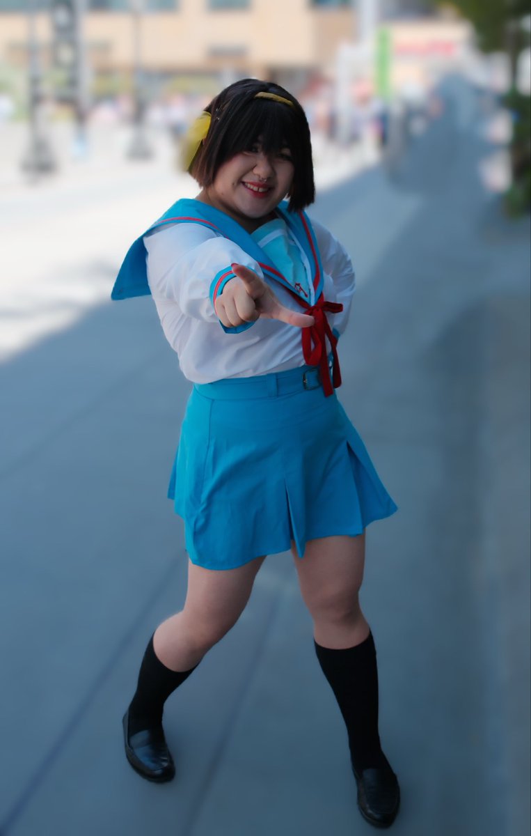 duskbuns_'s tweet photo. Post-AX introduction

Hi I'm Dusk! I'm a veteran cosplayer that's been making cosplays for 13 years.
I made everything pictured in this tweet 🫡
I like old anime, vtubers, and gooner stuff lol https://t.co/D2dt7zgdnP