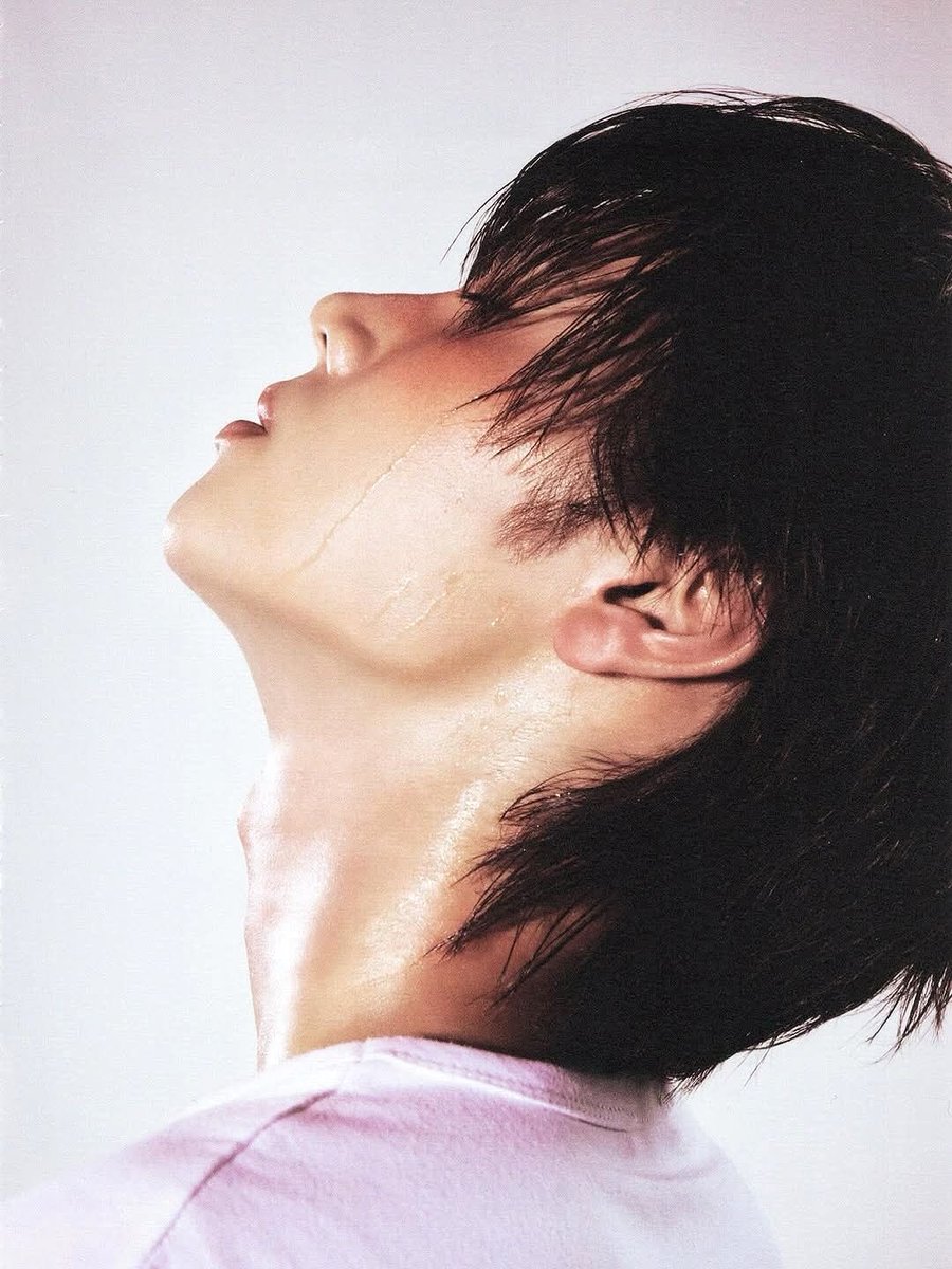 LXVEANDF3AR's tweet photo. jungsu’s adam’s apple appreciation thread <3 https://t.co/nx09s8oMTU