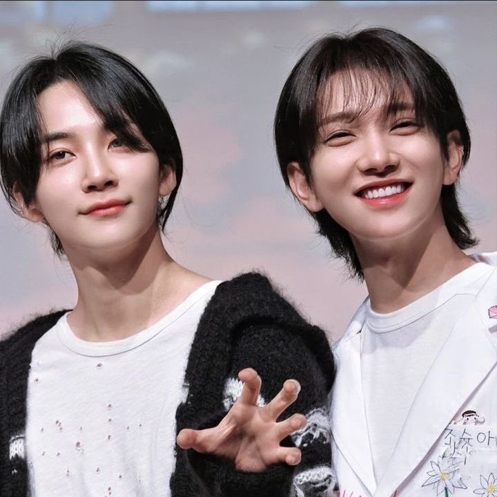 cheolidoscoups's tweet photo. my evil twins are about to debut as a unit 🥹🤍 https://t.co/rOVL3TDko7