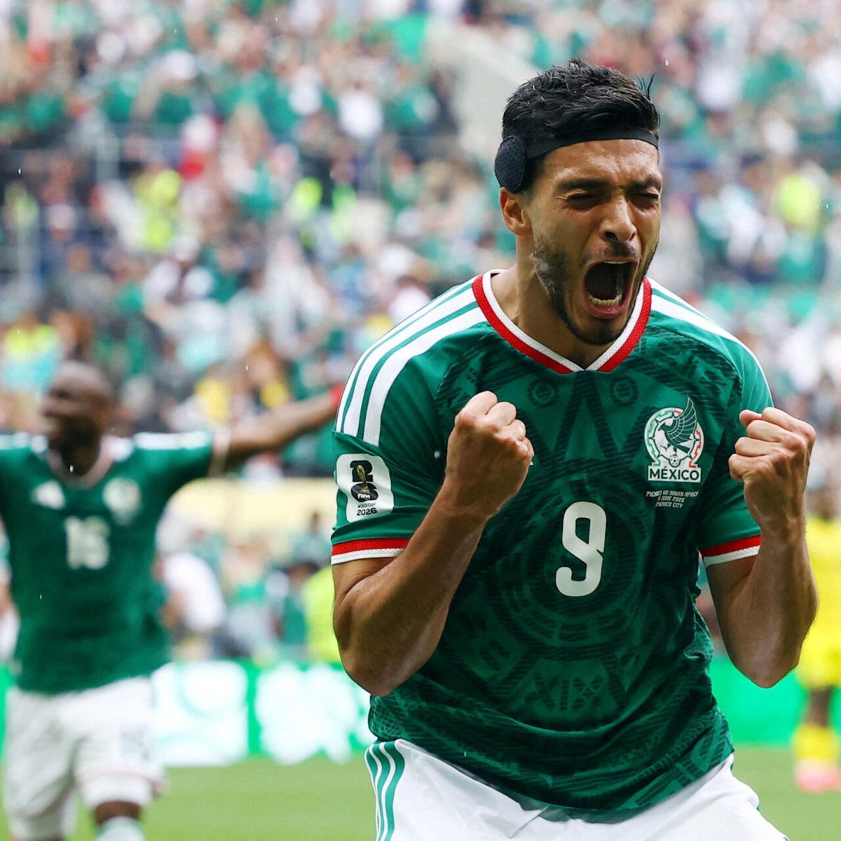 YsisiVM2026's tweet photo. Los nervios están de punta, las cervezas están corriendo. Es el momento exacto para que todo México se una en una sola pregunta: ¿Y SI SÍ?  Llevamos miles de votos, no te quedes fuera. Da click, vota SÍ o NO.
https://t.co/bLOn7JiPAA
#Mundial2026 #MedioTiempo #Mexico #YSiSí https://t.co/0twfZTla4A
