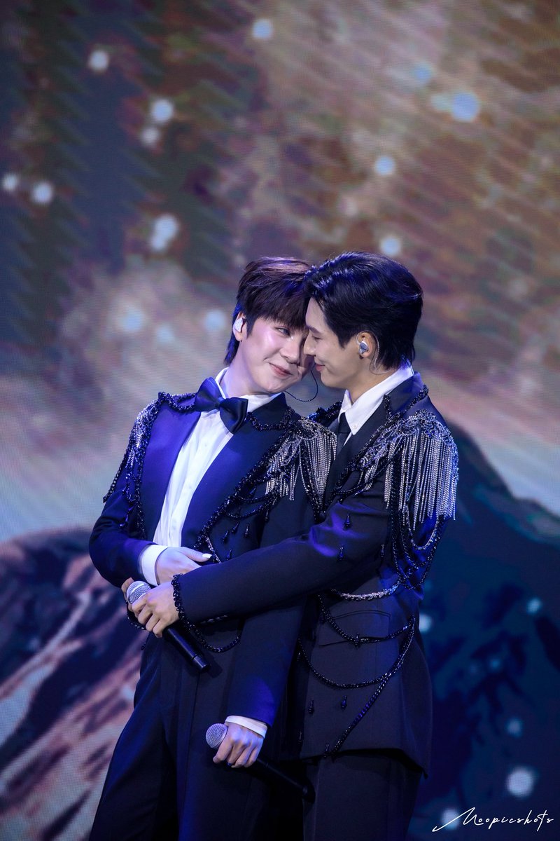 InfinityFSci's tweet photo. เพราะเธอคนเดียวรู้ไหม 
ที่ทำให้ฉันเปลี่ยนไป
จากที่กลัวความรัก กลัวความเสียใจ
กลัวสุดท้ายต้องเสียเธอไป

LAST MEMORY WITH FOUREVER YOU 
#FoureveryouFarewellParty 
#cooheart #pondponlawit
#ปอนด์เอิร์ธ https://t.co/T8Wt13COIh